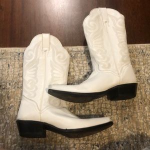 White leather 8 1/2 cowboy boots